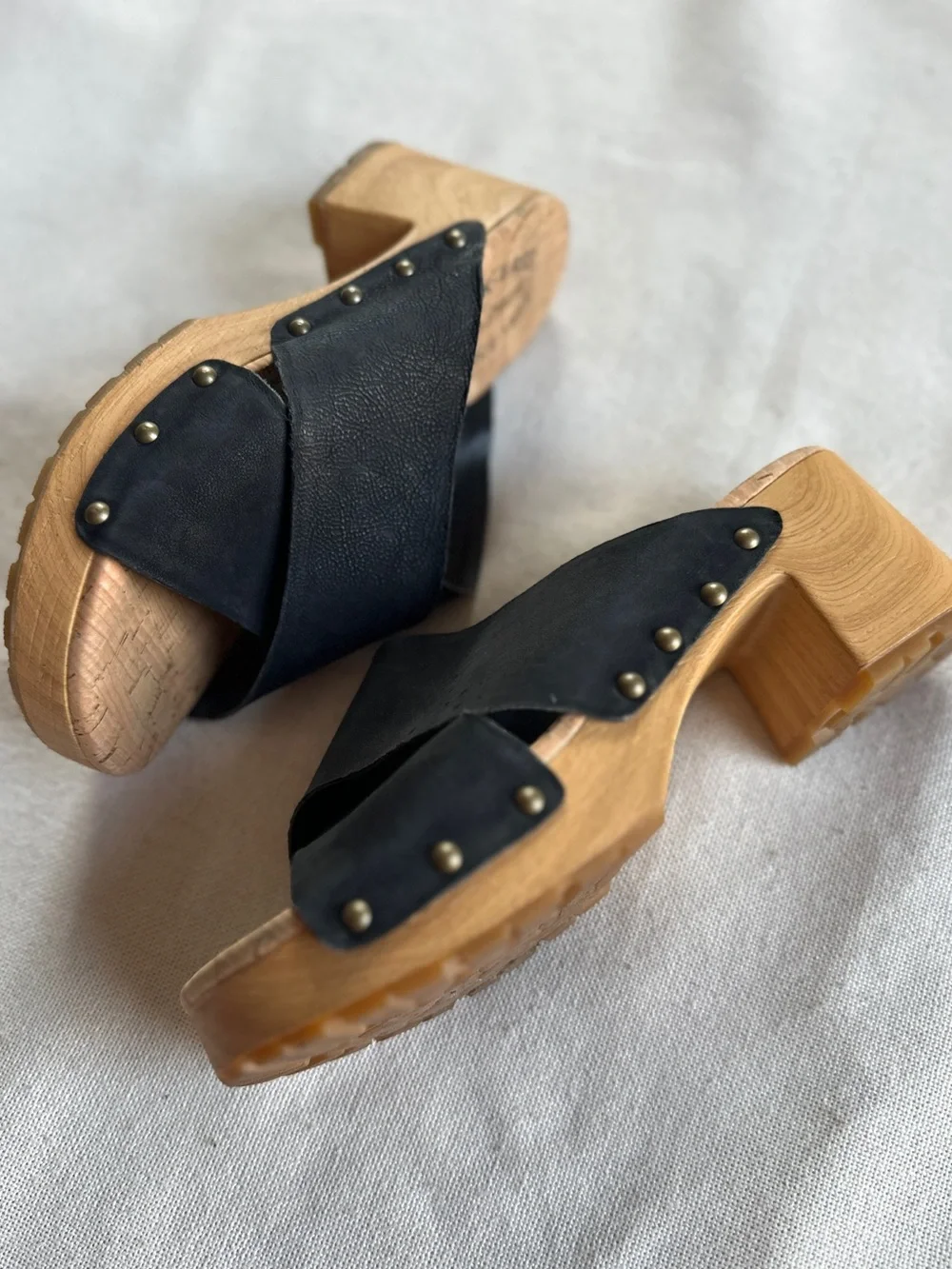 KORK-EASE Tatum Black Leather Crisscross Platform Clog Slide Sandals | 8